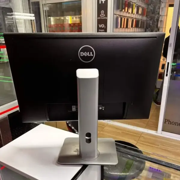 Dell 24 inches Edge to edge