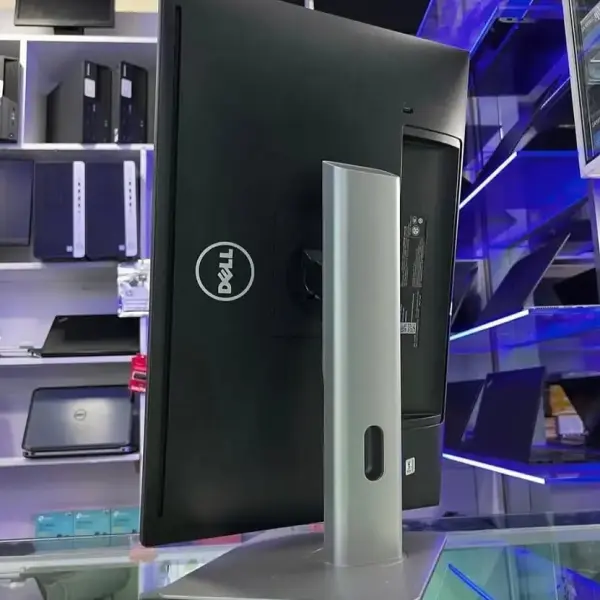 Dell 24 inches Edge to edge