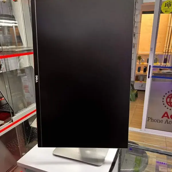 Dell 24 inches Edge to edge
