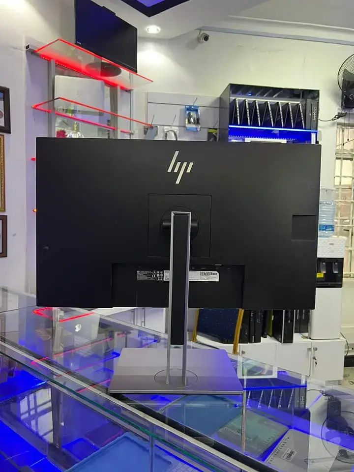 Hp 27 inches edge to edge