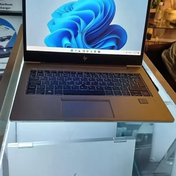 HP Elite Book 830 G5
