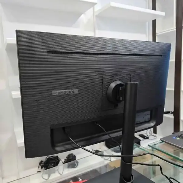Samsung 27 inches 2K