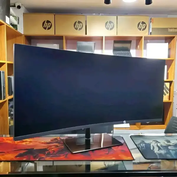 Samsung curved QHD 34 inches