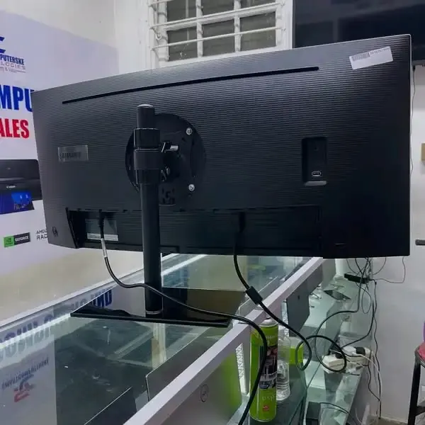 Samsung curved QHD 34 inches